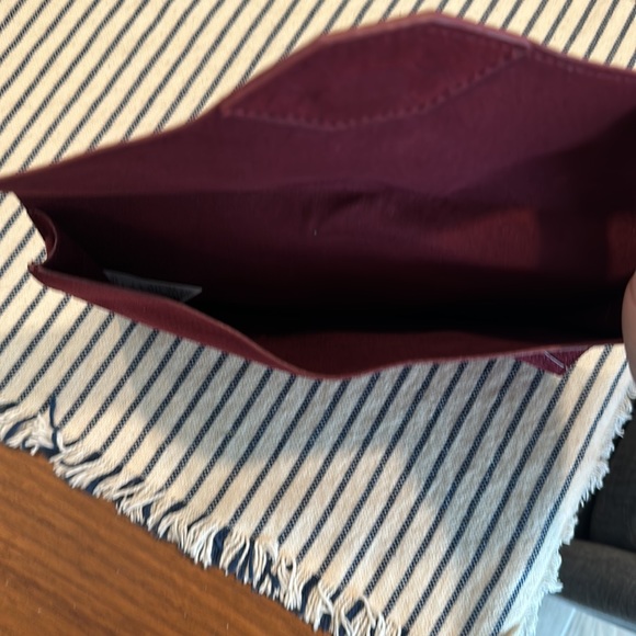 Clutch - Picture 3 of 3